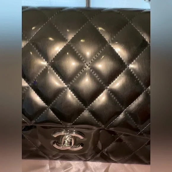 EUC Chanel JUMBO Double Flap Striated Green Quilted Patent Leather Shoulder Bag - Picture 6 of 16